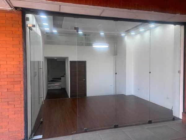 Local dentro de Centro Comercial MetroSur | Calzada Aguilar Batres Villa Nueva