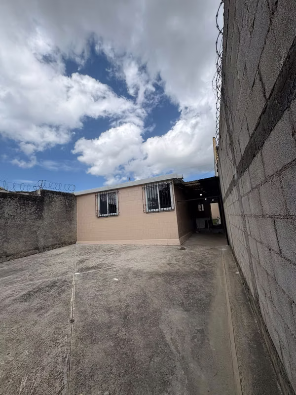 CASA EN ALQUILER – LOMAS DE PORTUGAL, ZONA 1 DE MIXCO