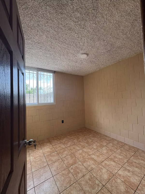 CASA EN ALQUILER – LOMAS DE PORTUGAL, ZONA 1 DE MIXCO