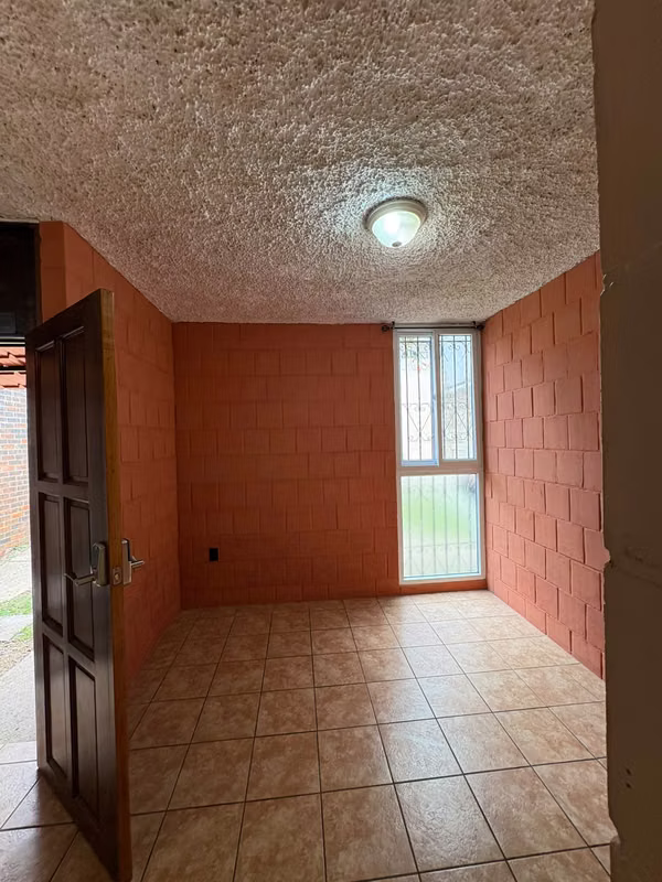 CASA EN ALQUILER – LOMAS DE PORTUGAL, ZONA 1 DE MIXCO
