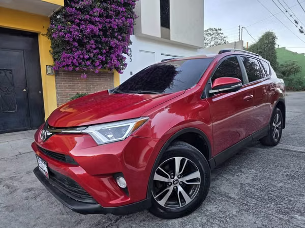TOYOTA RAV4 XLE