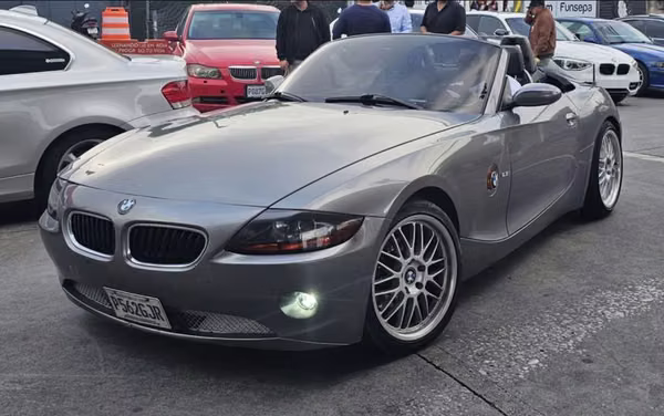 BMw Z4 2003 Mechanical 2.5cc 61,000 miles