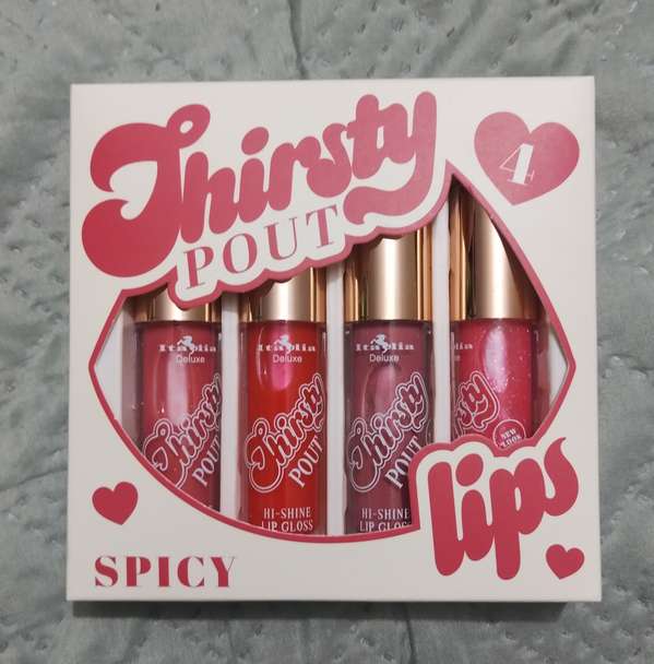 Set of Gloss