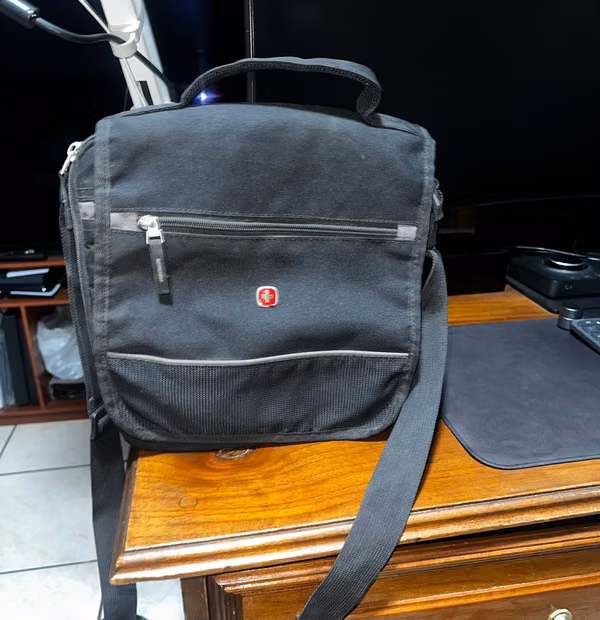BOLSO SWISSGEAR – CALIDAD, ESTILO Y FUNCIONALIDAD - NUEVO - ORIGINAL 