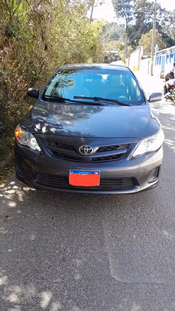 Toyota Corolla LE 2011