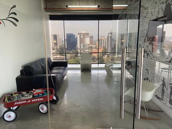 SPECTACULAR AND MODERN OFFICE FOR SALE AREA 10, DESIGN CENTER