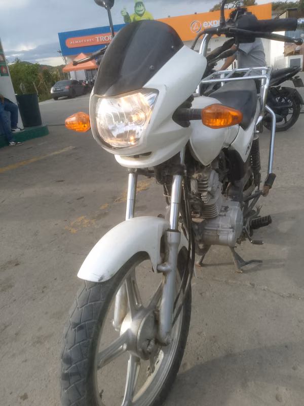 Nice motorcycle Q5,500 9 of 10