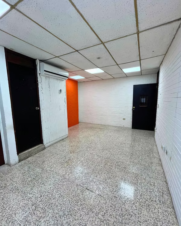 OFFICE IN RENT AREA 16 CAYALÁ
