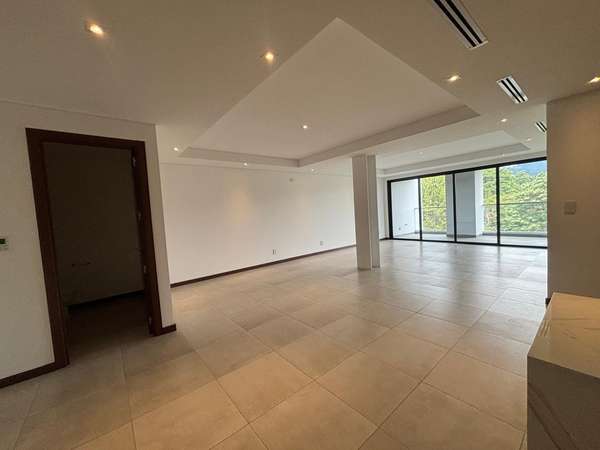 APARTMENT FOR RENT / SALE WITH AC-124; 280MT2-124; 3PARQUETS AND WINERY