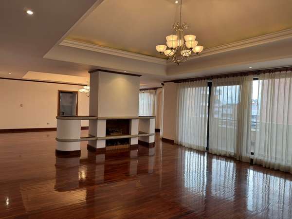 APARTAMENTO EN RENTA/VENTA EN ZONA 10 | 4HAB + ESTUDIO + SALA FAMILIAR + 4PARQ | 495MT2