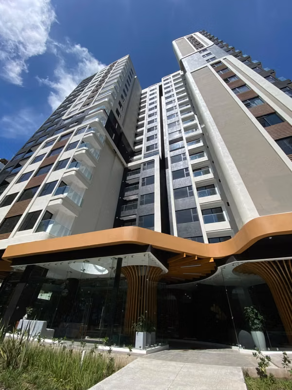 APARTAMENTO EN RENTA EN EDIFICIO  VERDÚ ZONA 13 AVENIDA LAS AMERICAS