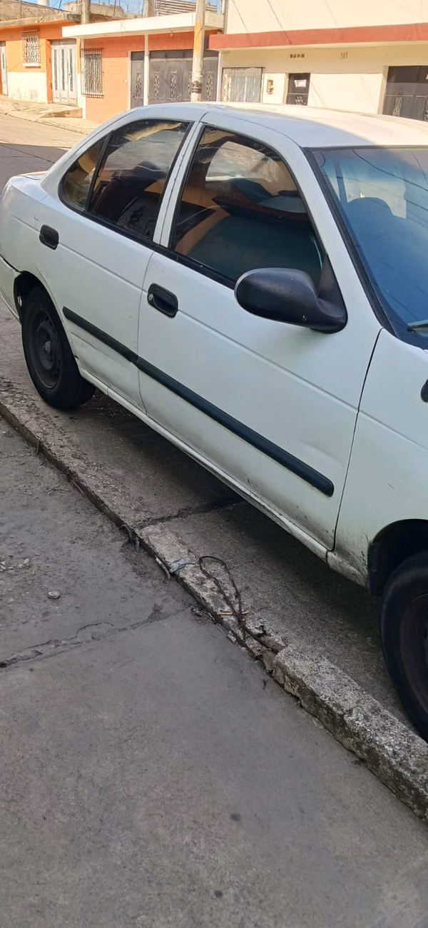 !!!!Vendo!!! Nissan Sentra B15 2002 de Agencia - Motor 1.8 Mecánico