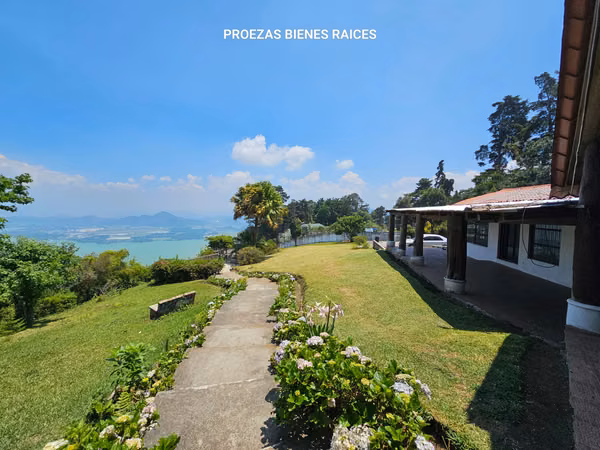 Casa en venta con vista al lago de amatitlan!