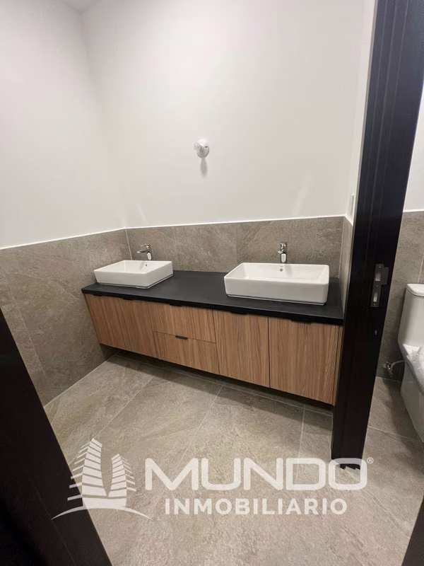 PENTHOUSE IN CAYALA WALNUT RENT