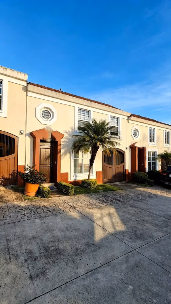 HERMOSA CASA EN VENTA EN EL NARANJO CONDADO AGUSTIN