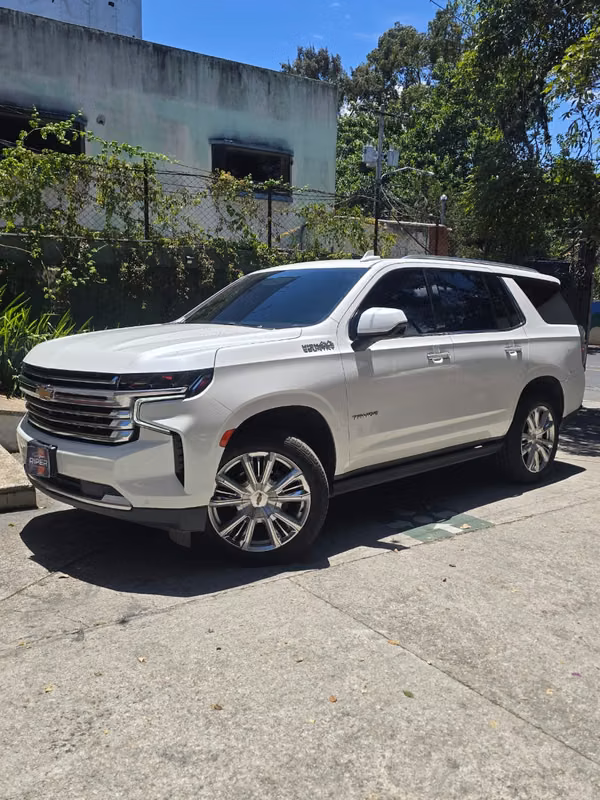 CHEVROLET TAHOE HIGH COUNTRY 6.2 AUTOMÁTICA 4X4 V8 2023 AGENCIA