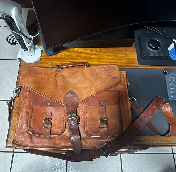 CASE - MESSENGER BAG - LEATHER - VINTAGE - COLOR: HENNA