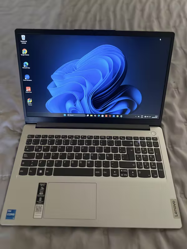 Lenovo IideaPad 1 i5 12 Gen - 124; 8GB RAM - 124; SSD 512GB - 124; As New