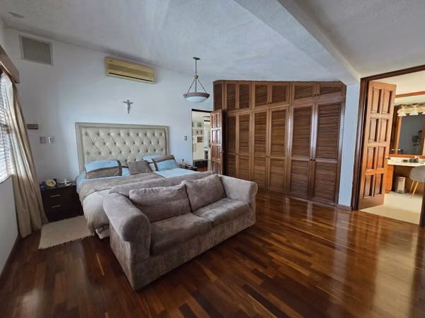 Sale of House inside Residential in Km.13 CAES - 124; 3 Full Rooms + Service Room