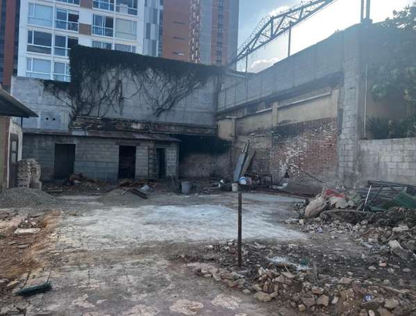 Parqueo en Zona 4