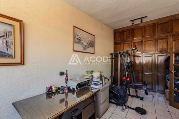 Casa en San Cristóbal sector A6, Mixco