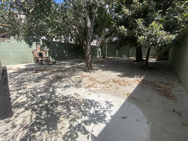 CASA PARA EMPRESA EN ALQUILER EN ZONA 11 | 23 PARQUEOS + UBICACIÓN ESTRATÉGICA | J