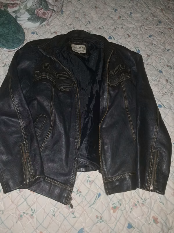 100% leather chump