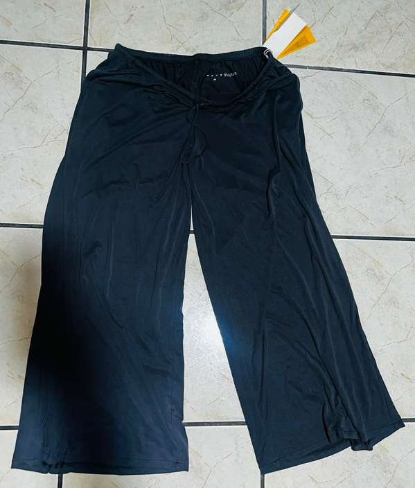 PANTALÓN - MARCA: H&M - MOVE – NUEVO - ORIGINAL - TALLA: XL - COLOR: GRIS - WIDE LEG