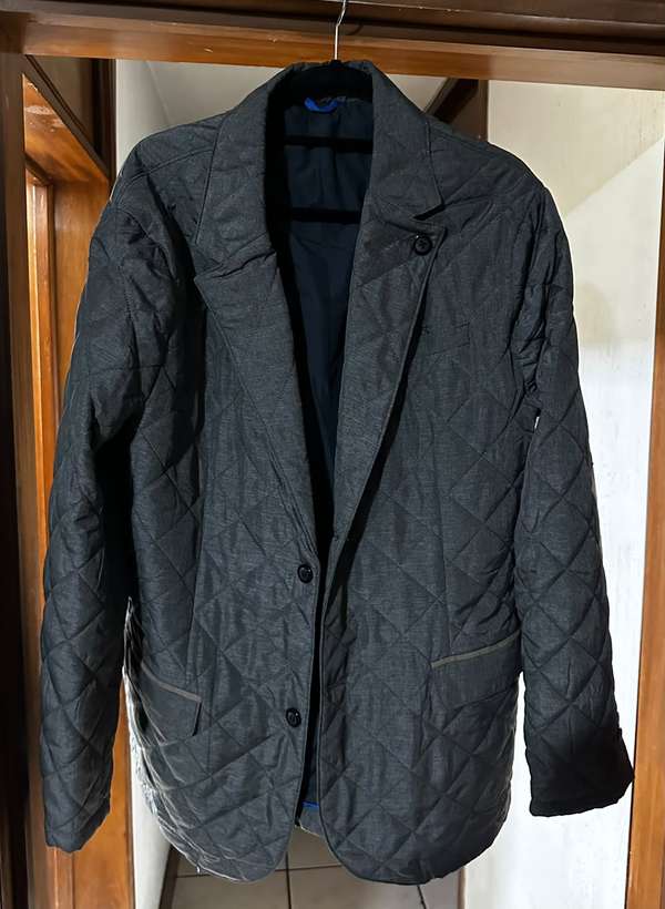 SACO - MARCA: GIVENCHY QUILTED BLAZER – NUEVO - ORIGINAL - TALLA: XL - COLOR: GRIS 