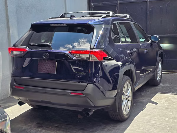 Toyota Rav4 XLE AWD 2025, only 6,000 miles