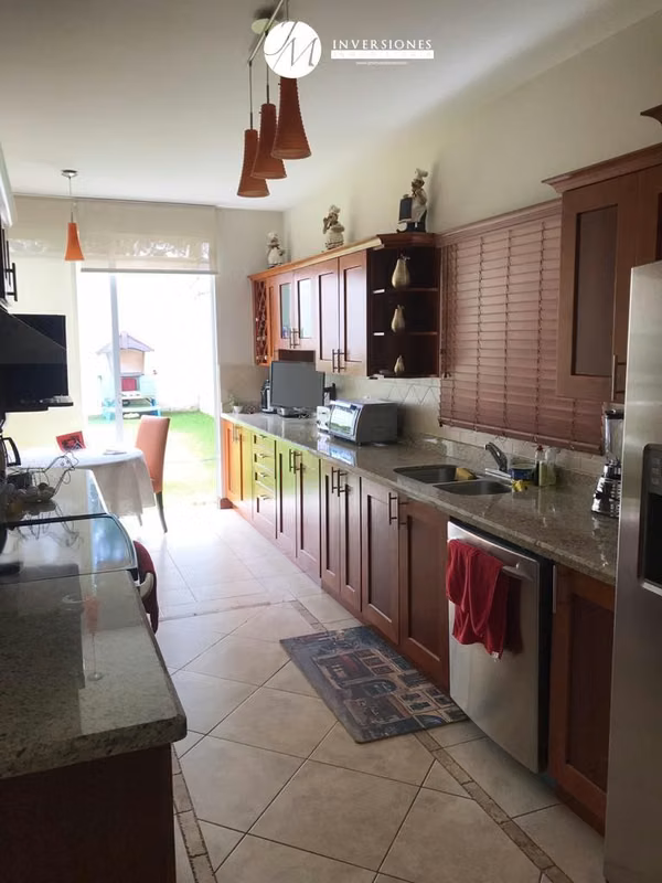 Casa en Renta de 3 Dormitorios en Carretrea a el salvador