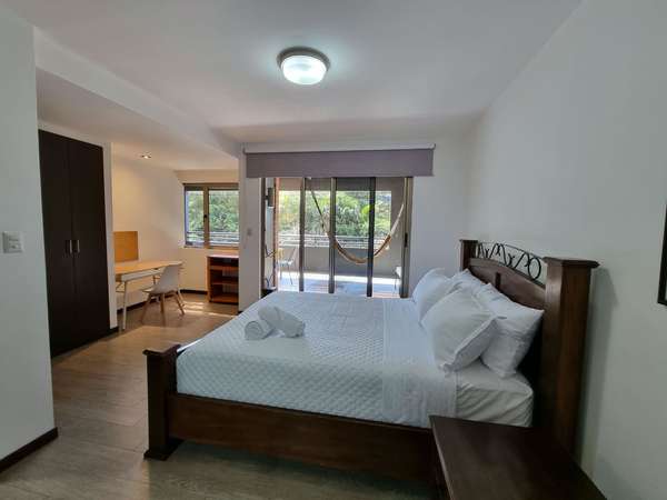 APARTMENT WITH LARGE TERRACE AREA 10