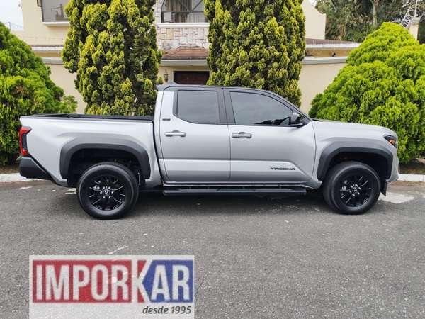 TOYOTA TACOMA SR5 4X4, MODELO 2026