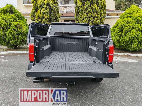 TOYOTA TACOMA SR5 4X4, MODELO 2026