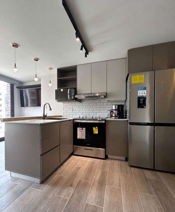 ALQUILER APARTAMENTO DE 1 HABITACIÓN AMUEBLADO Y EQUIPADO NUEVO, zona 10 