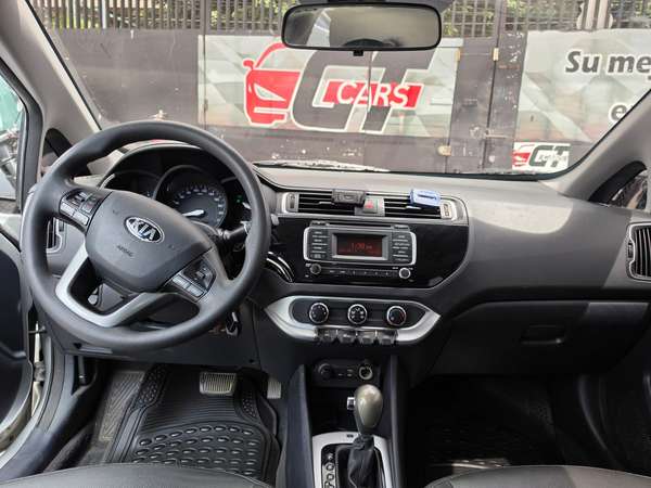 Kia Río Lx 2017 de Agencia Automático y Tiptronic Bien Cuidado Súper Económico