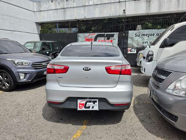 Kia Río Lx 2017 de Agencia Automático y Tiptronic Bien Cuidado Súper Económico