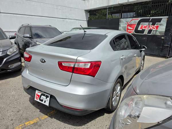 Kia Río Lx 2017 de Agencia Automático y Tiptronic Bien Cuidado Súper Económico