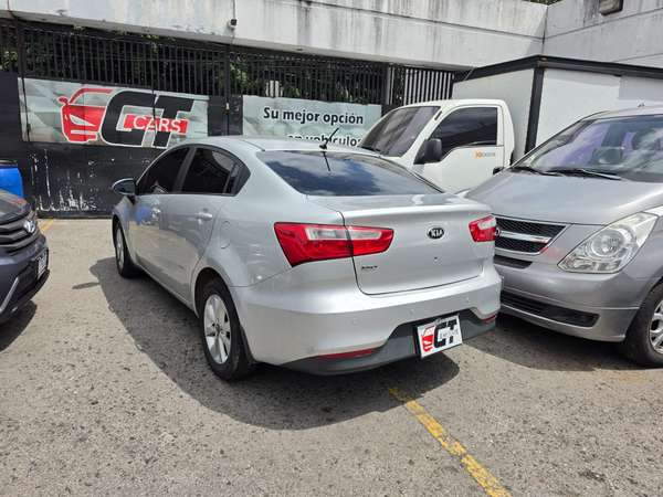 Kia Río Lx 2017 de Agencia Automático y Tiptronic Bien Cuidado Súper Económico