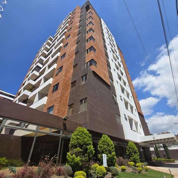 LARGE AND BEAUTIFUL VENDO APARTMENT TOWER QUATTRO, AREA 14