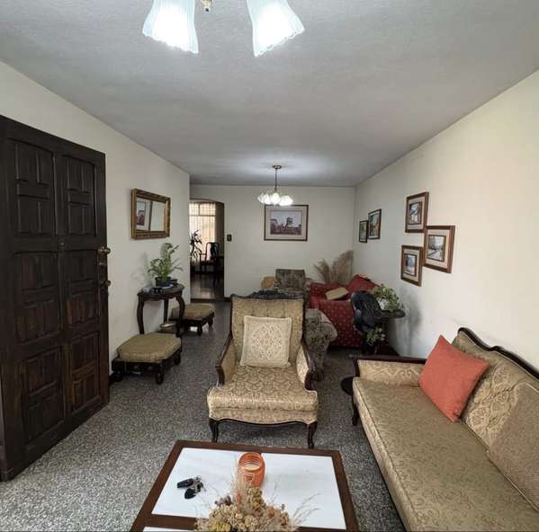 SELL HOUSE AREA 11 COL. LOMA LINDA REF.6950