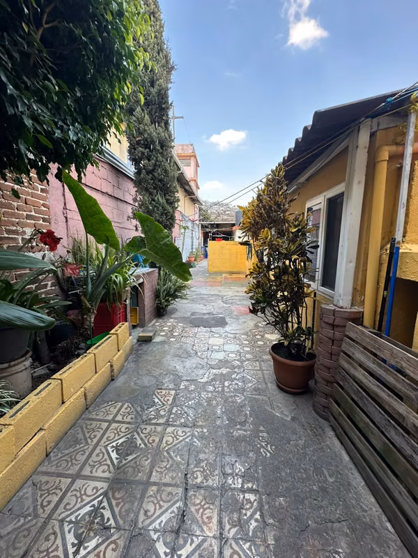 PROPERTY TO REMODEL - 124; AREA 11 - 124; GUATEMALA