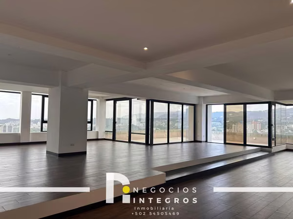 SPECTACULAR TWO-LEVEL PENTHOUSE FOR SALE – OAKLAND, ZONE 10