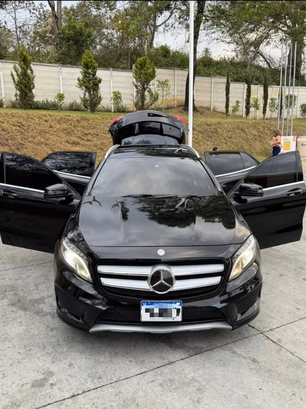 Markets -Benz GLA250 2014 Japanese • Right helm