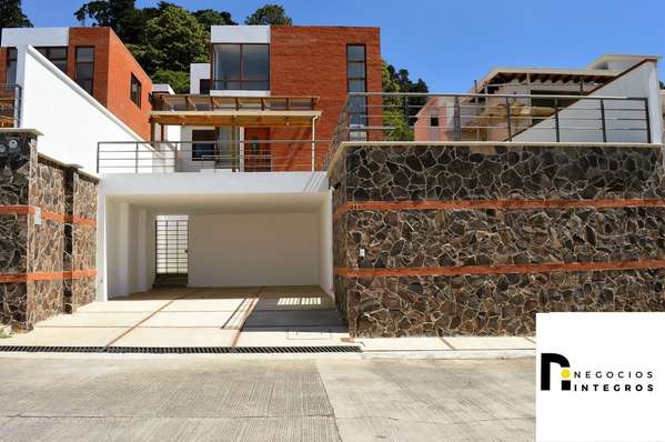 LARGE RENTAL HOUSE FALLS KM 12.5 - 124; GARDEN - 124; 4 HAB - 124; PV