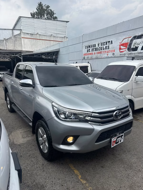 Toyota Hilux 2018 Automático y Tiptronic 4x4 de Agencia Turbo Diesel Nítido Nada que Invertir un Dueño