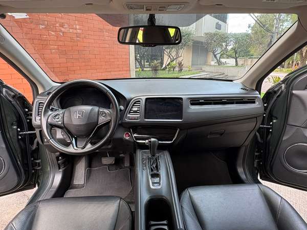 Honda HR-V EXL model 2017 55,000 miles