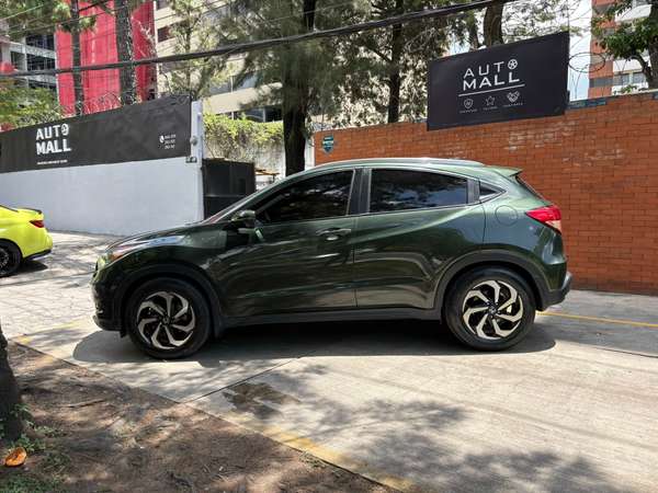 Honda HR-V EXL model 2017 55,000 miles