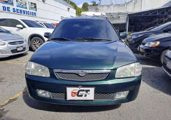 Mazda 323 Mecánica de Agencia 2000 Bien cuidada un dueño