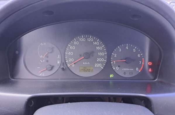 Mazda 323 Mecánica de Agencia 2000 Bien cuidada un dueño